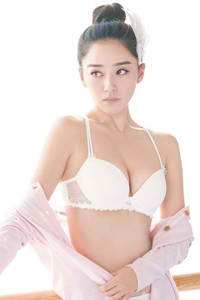 悬崖下的妻子